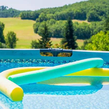 Дом отдыха Tranquil In With Pool Soturac