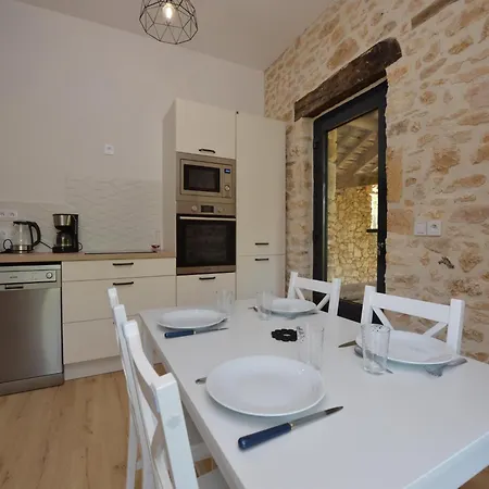 別荘 Tranquil In With Pool Soturac