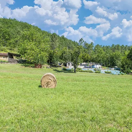 Semesterbostad Tranquil In With Pool Soturac