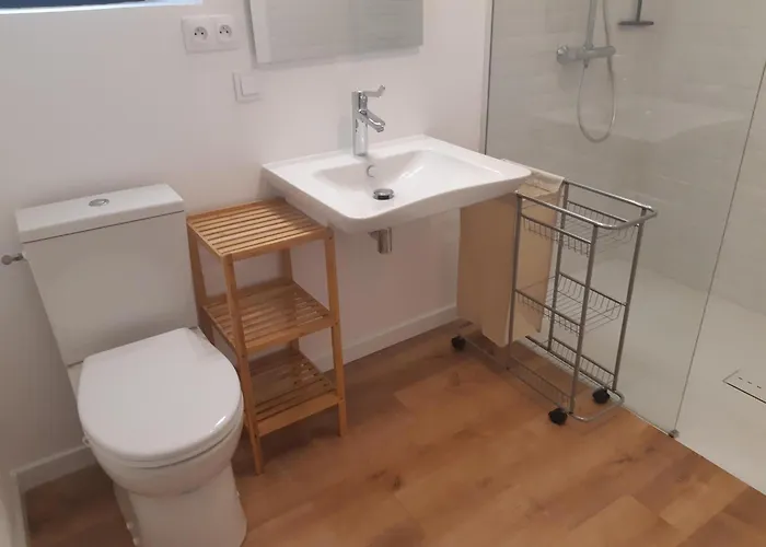 Hébergement de vacances Tranquil In With Pool *