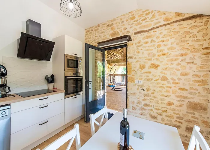 Holiday home Tranquil In With Pool *