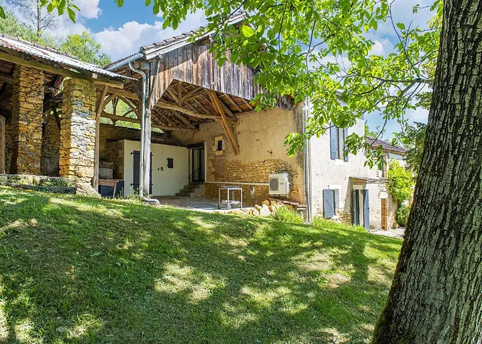 Hébergement de vacances Tranquil In With Pool *