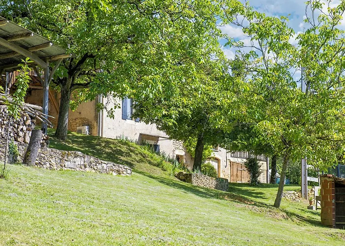 Hébergement de vacances Tranquil In With Pool *