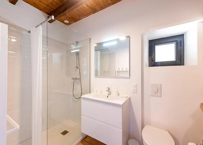 Tranquil In With Pool Hébergement de vacances