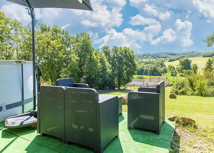 Tranquil In With Pool *